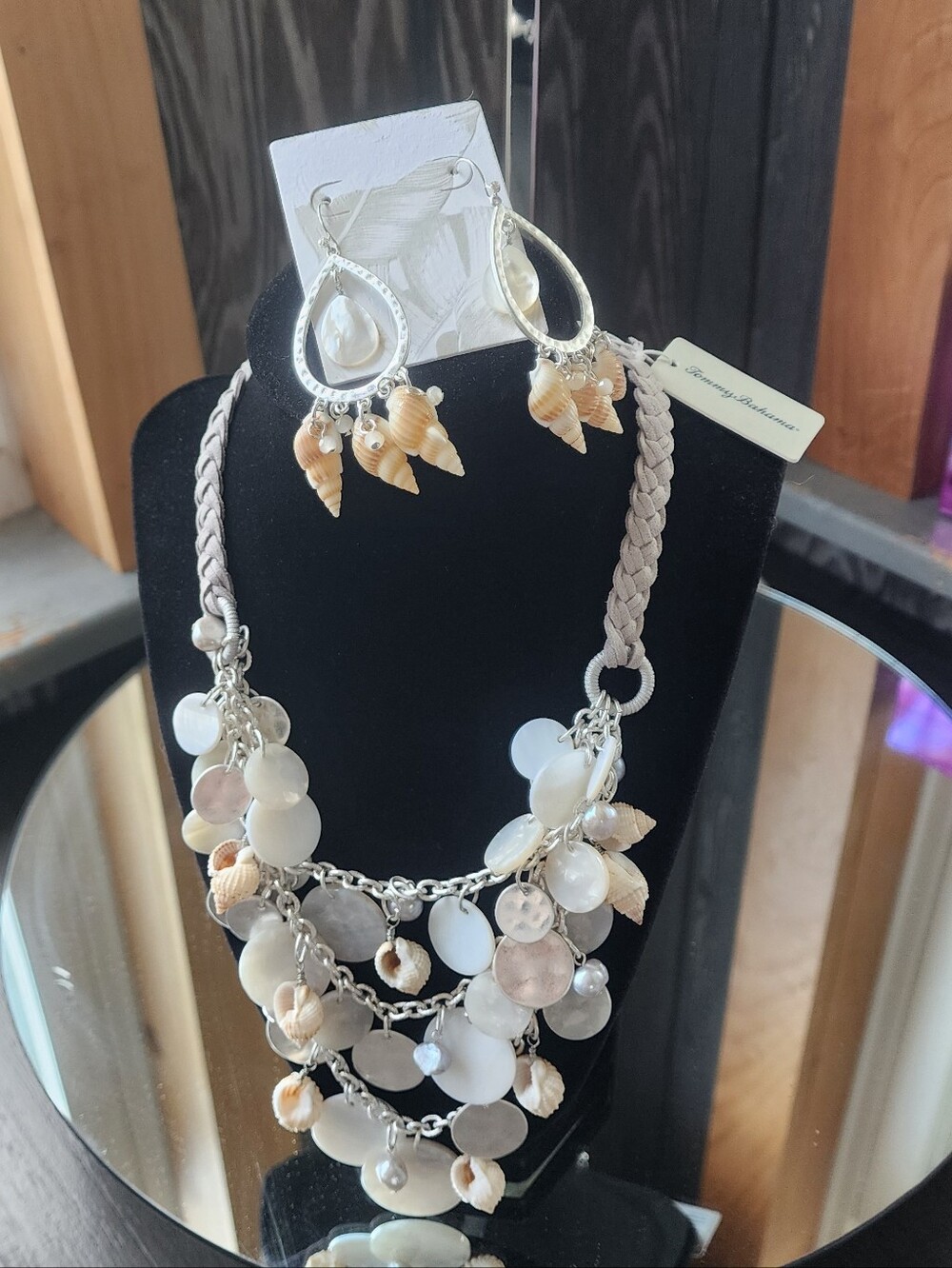 NWT Tommy Bahama Shell Necklace & Earrings Statement Peices $139 Retail Set